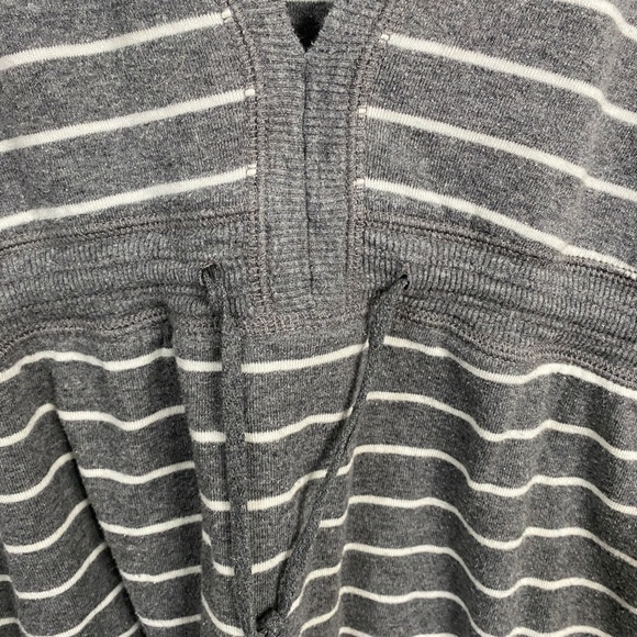 Motherhood Maternity Long Sleeve Gray Striped Hoodie Size Small - Picture 3 of 10